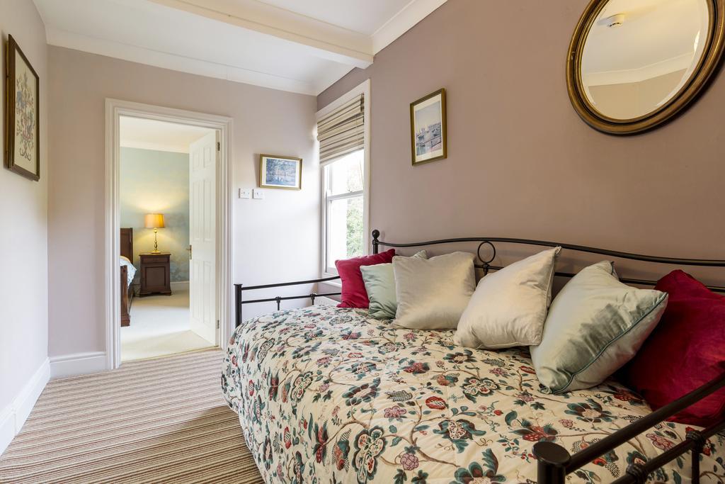 チェルトナム マルバーン ビュー Bed & Breakfast 部屋 写真