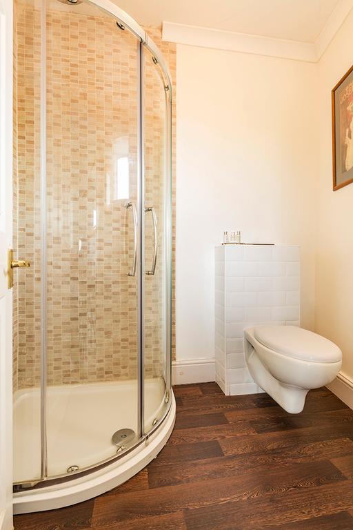 チェルトナム マルバーン ビュー Bed & Breakfast 部屋 写真